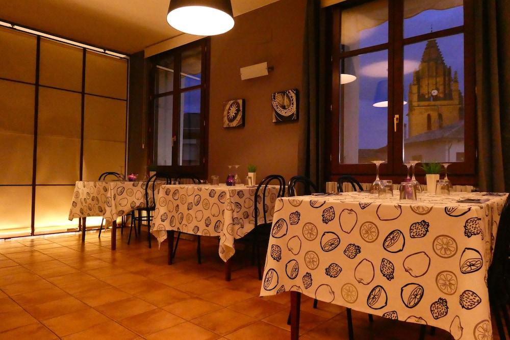 Hospederia De Loarre Hotell Exteriör bild