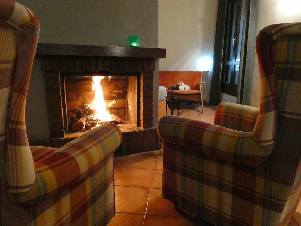 Hospederia De Loarre Hotell Exteriör bild