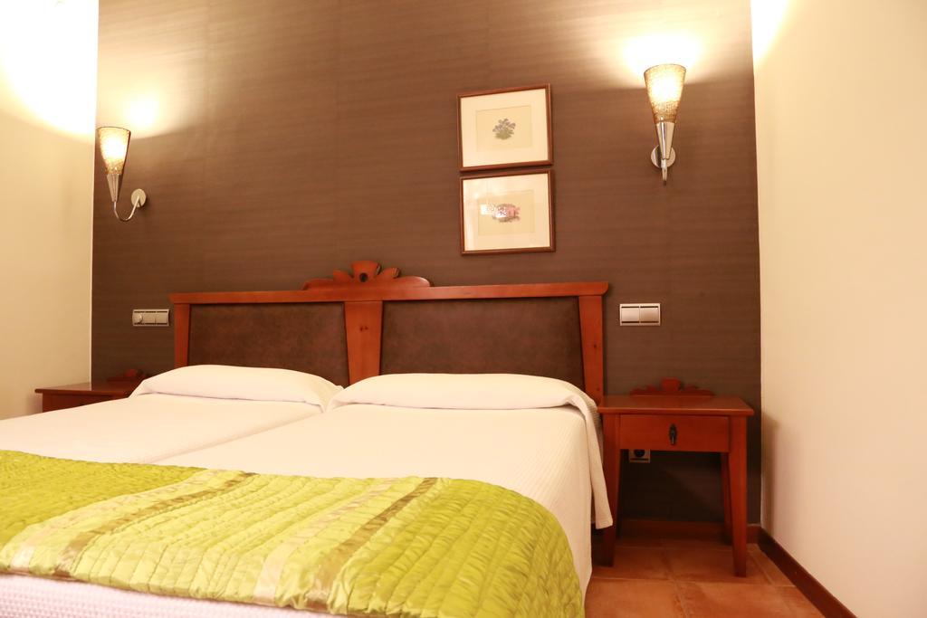 Hospederia De Loarre Hotell Exteriör bild