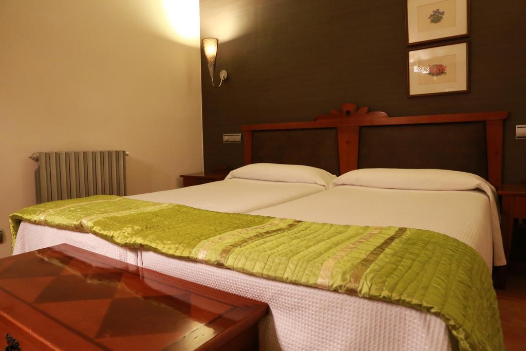 Hospederia De Loarre Hotell Exteriör bild