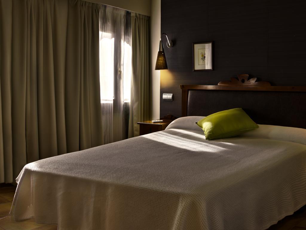 Hospederia De Loarre Hotell Exteriör bild