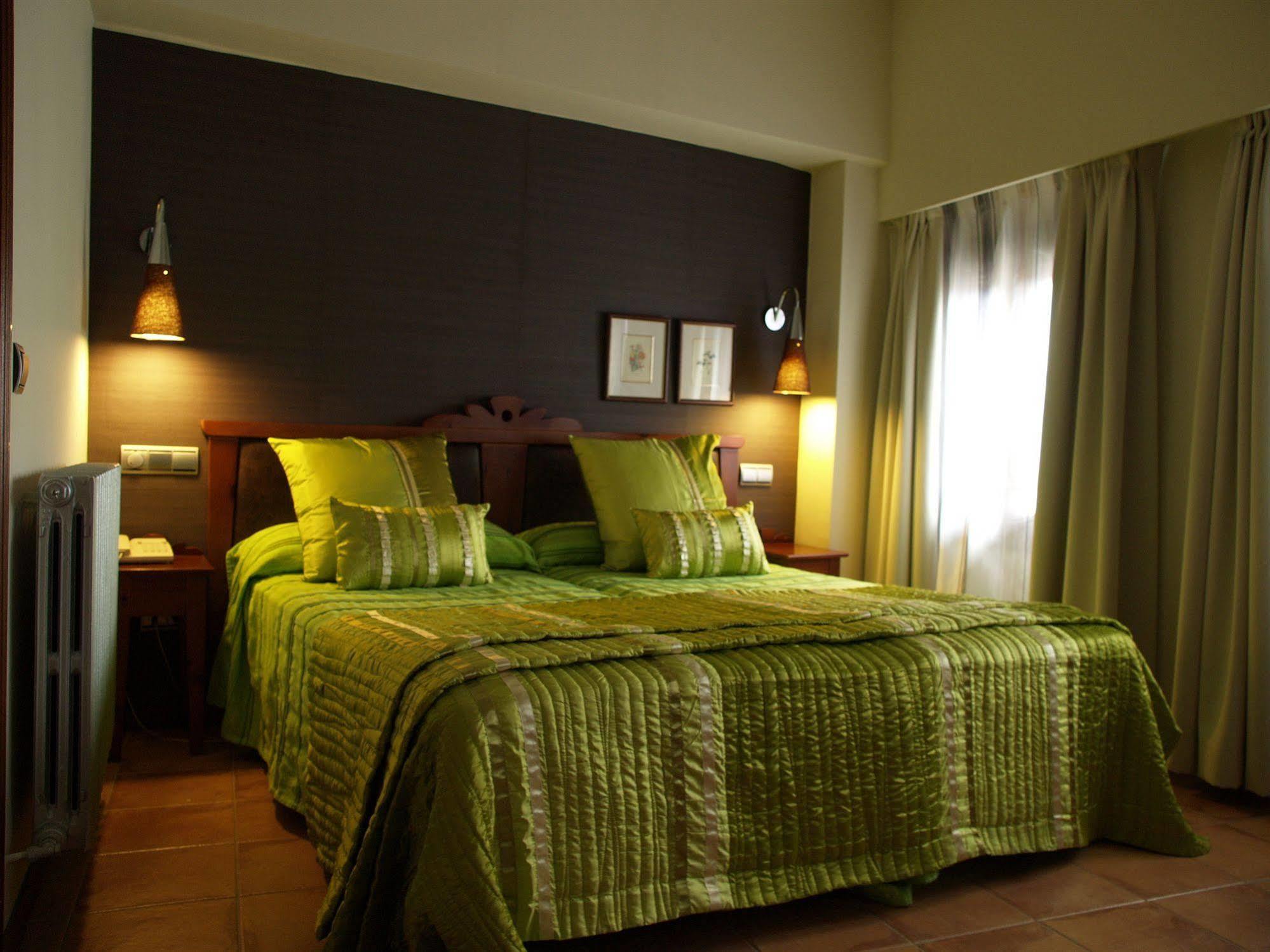 Hospederia De Loarre Hotell Exteriör bild